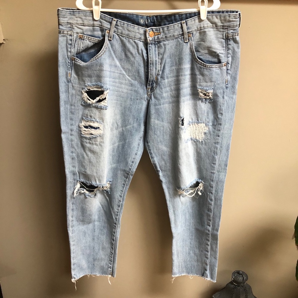 Boyfriend crop distressed jeans Sz 18
